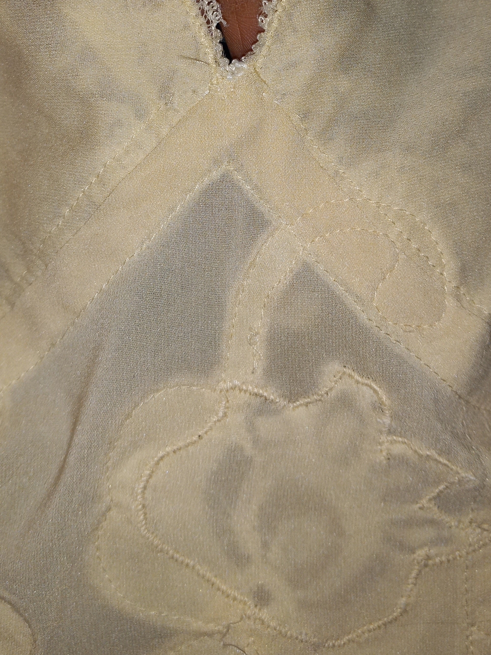 Dolce&Gabbana Vintage Y2K Ivory Colored Silk/Lace Camisole W/Floral Apliques - Picture 14 of 15